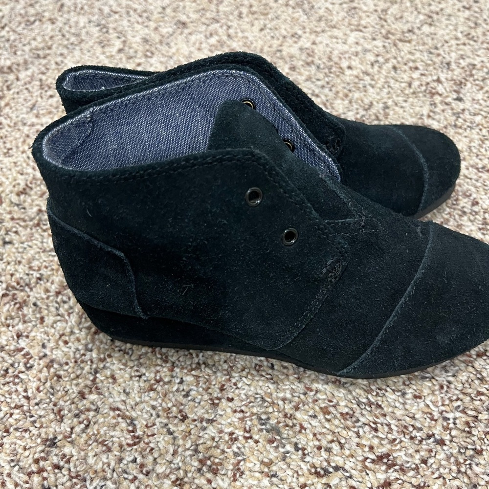 Toms wedges